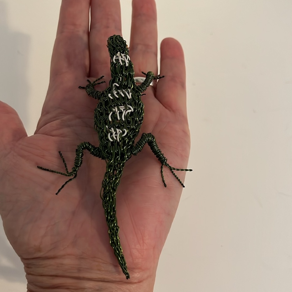 Wire crafted lizard from CARIBBEAN ISLANDS